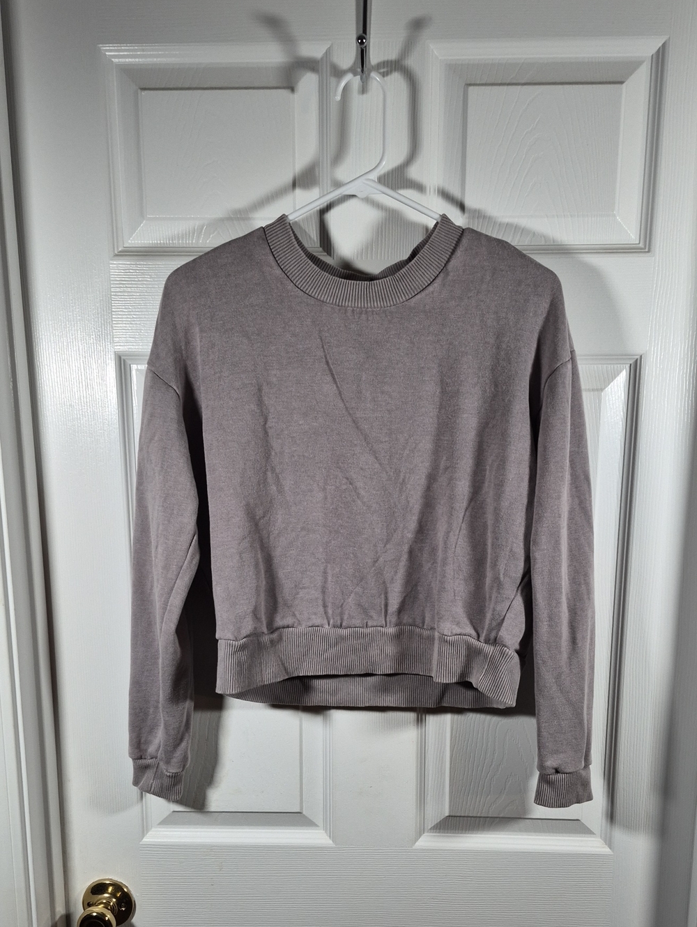 90 Degree By Reflex Women's Cropped Crewneck Sweatshirt in Light Taupe